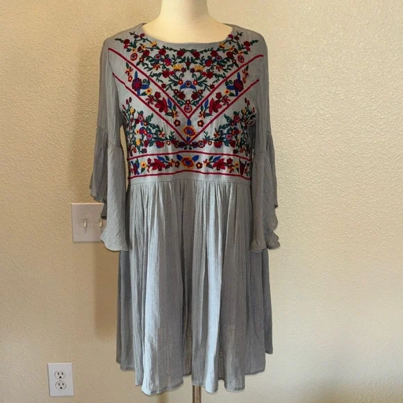Umgee embroidered accent all sleeve dress - Picture 1 of 6
